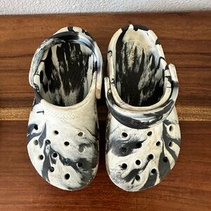 Toddler Crocs size 8